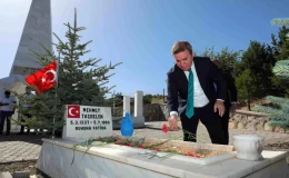 Erzincan Valisi Hamza Aydoğdu, Başbağlar köyünde terör saldırısında hayatını kaybeden vatandaşları anma töreninde konuştu