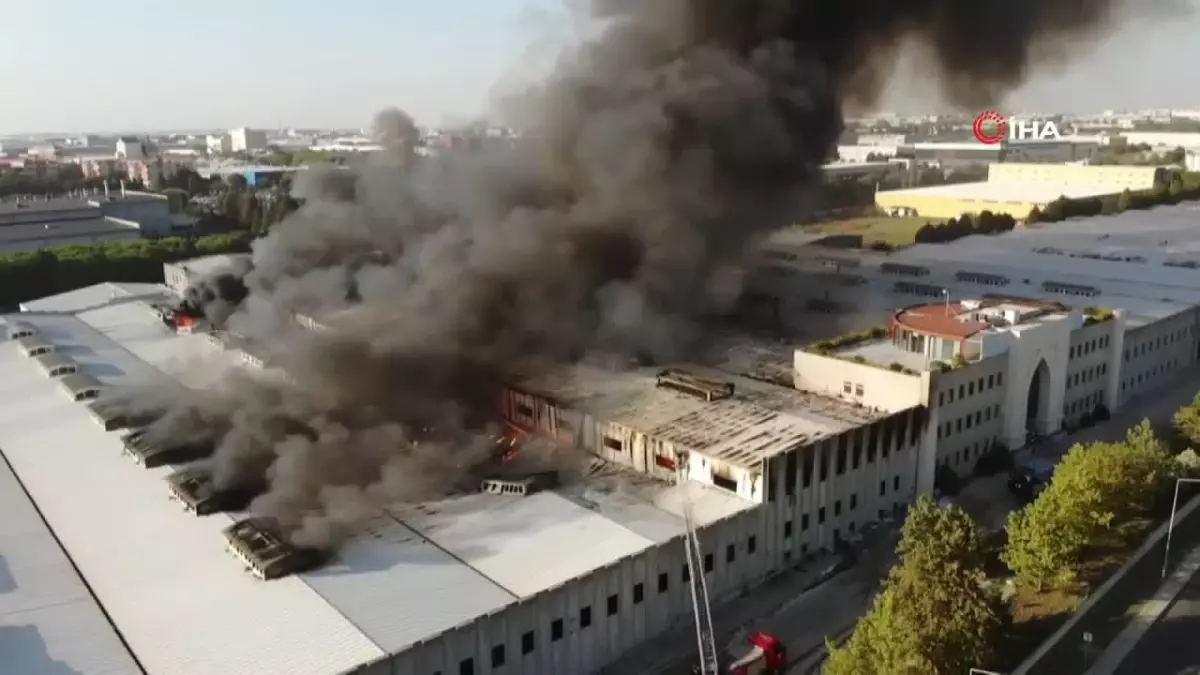 Çerkezköy’de Fabrika Yangını 3 Saatten Fazla Sürüyor