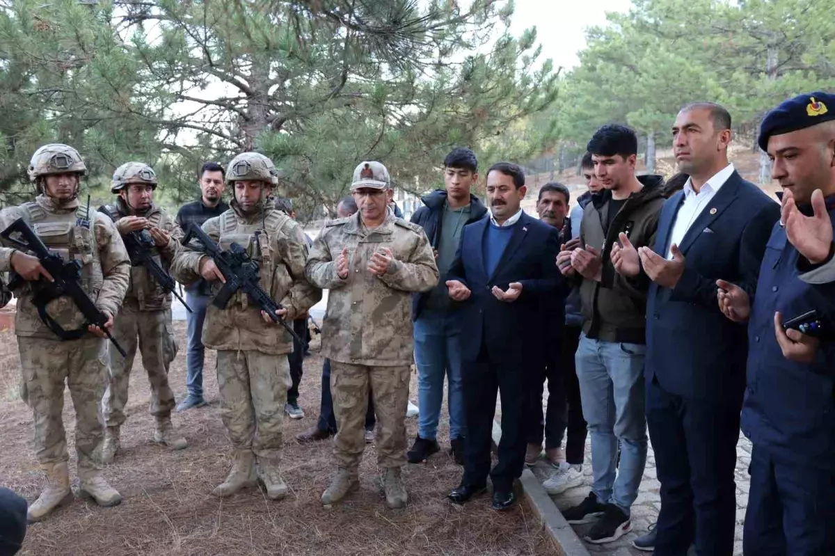 Eskişehir’de Jandarma Komando Timi Arama Faaliyeti Düzenledi