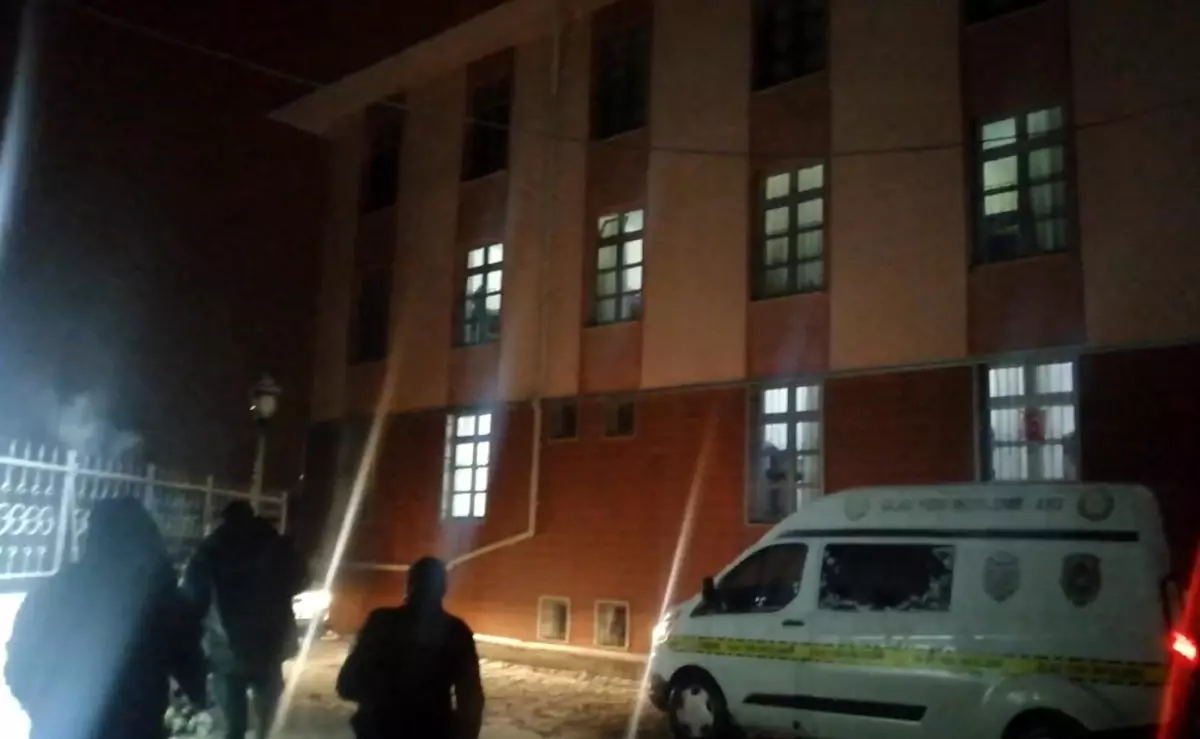 Yalvaç’ta Lise Öğrencisi Pencereden Düşerek Yaralandı