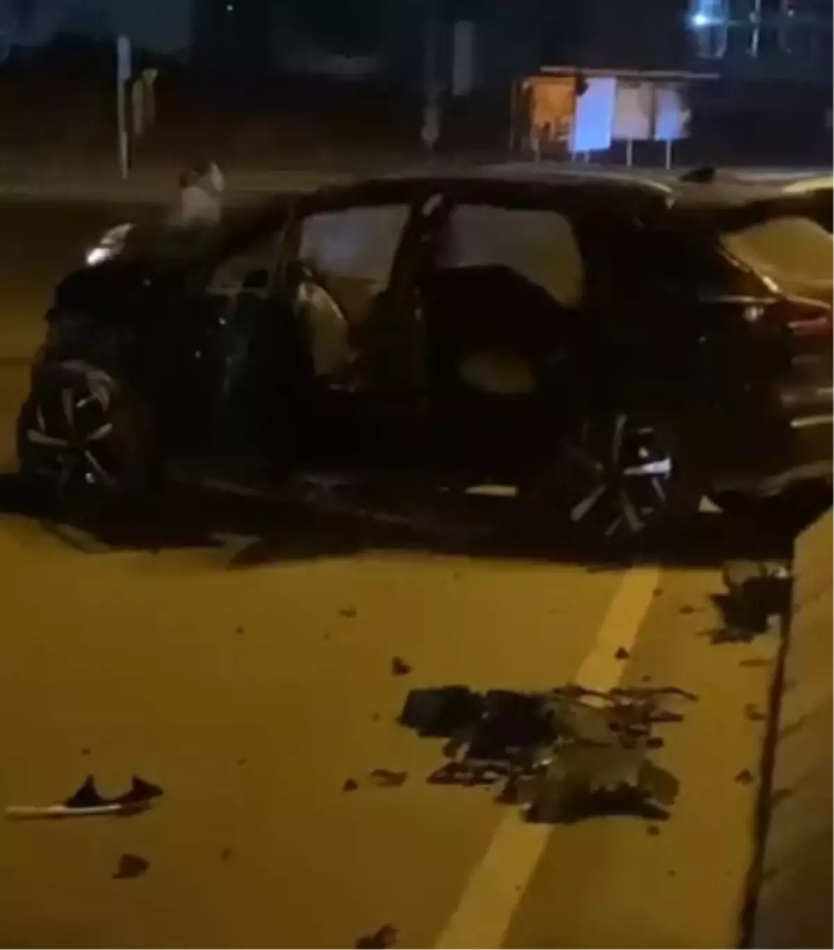 Adana’da Uçuş Ekibini Taşıyan Minibüsle Otomobil Çarpıştı: 1 Ölü, 9 Yaralı
