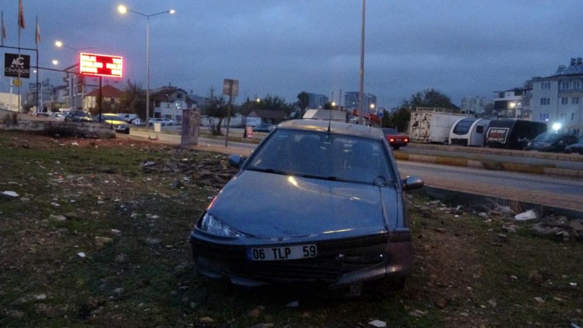 Antalya’da 14 yaşındaki sürücü faciaya neden oldu